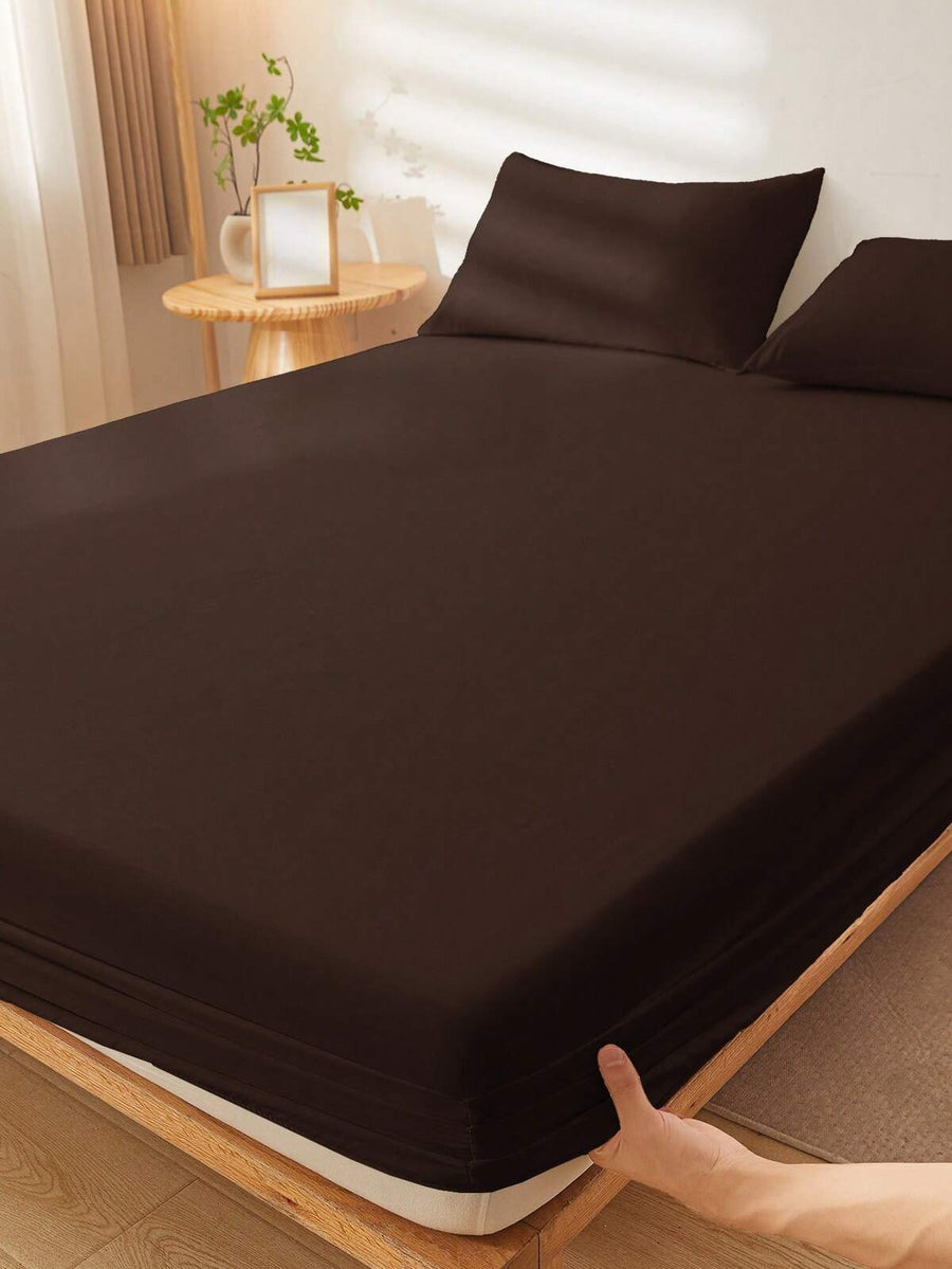 1pc Supersoft Solid Color Fitted Sheet, Bedding, Summer Dorm Bedding, Mattress Cover For Bed, Back To School, Deep Pocket Fitted Sheet, Soft And Breathable, For All Size Bed -Twin, Full, Queen, King Size Sheet, Suitable For All Seasons, Room Decor